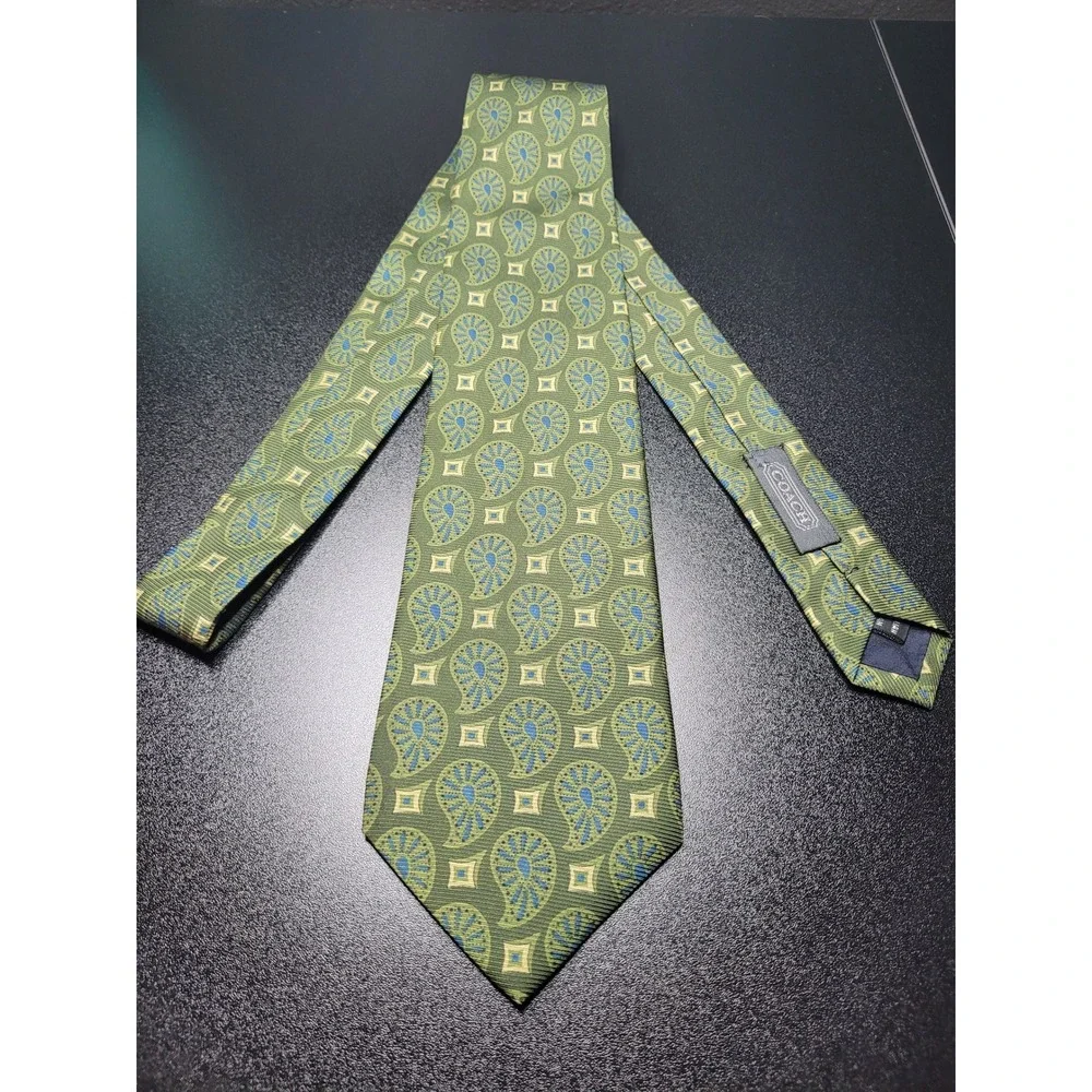 Coach Men's Necktie Green Paisley 100% Italian Silk 3.75